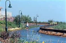 Person walking on the Signal Hill Panorama Promenade Trail
